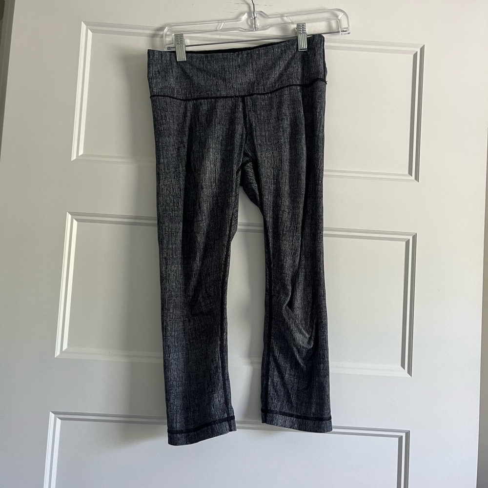 Lululemon Wunder Under Crop *Full-On Luxtreme  SZ 6 - Picture 4 of 7